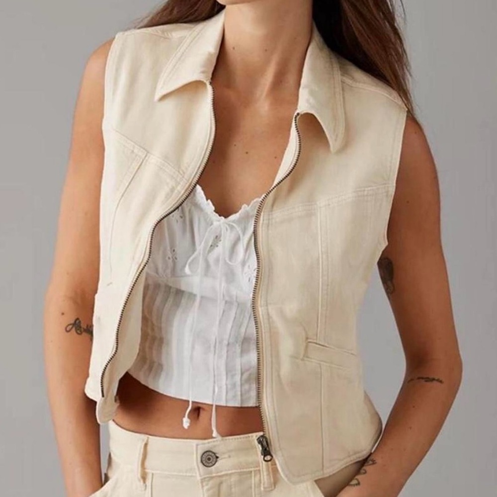 American Eagle Outfitters Women's Off-White Vest